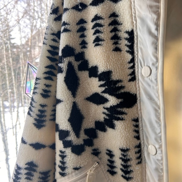 Davi&Dani Boutique Fleece Tribal Jacket - Picture 6 of 7